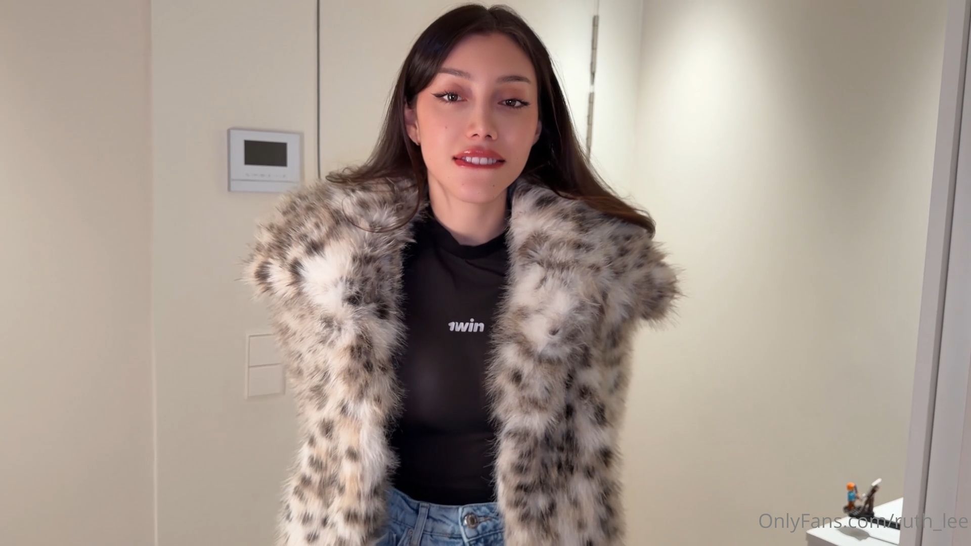 Ruth Lee เพื่อนบ้านใหม่ใส่ไม่ยั้ง
